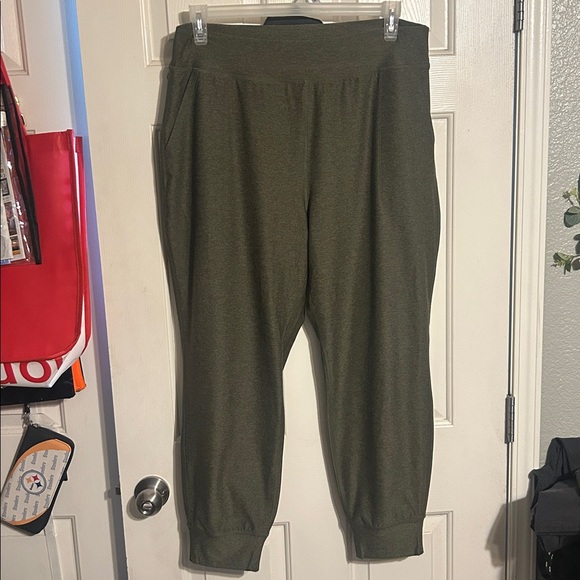 Old Navy Olive Green Jogger Pants - Picture 1 of 1